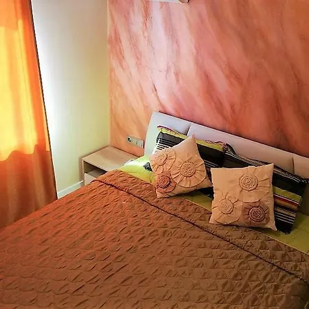 For Rent - Center - 78 Appartement