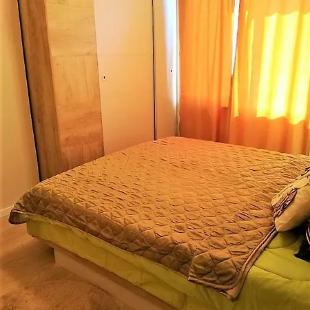 For Rent - Center - 78 Appartement